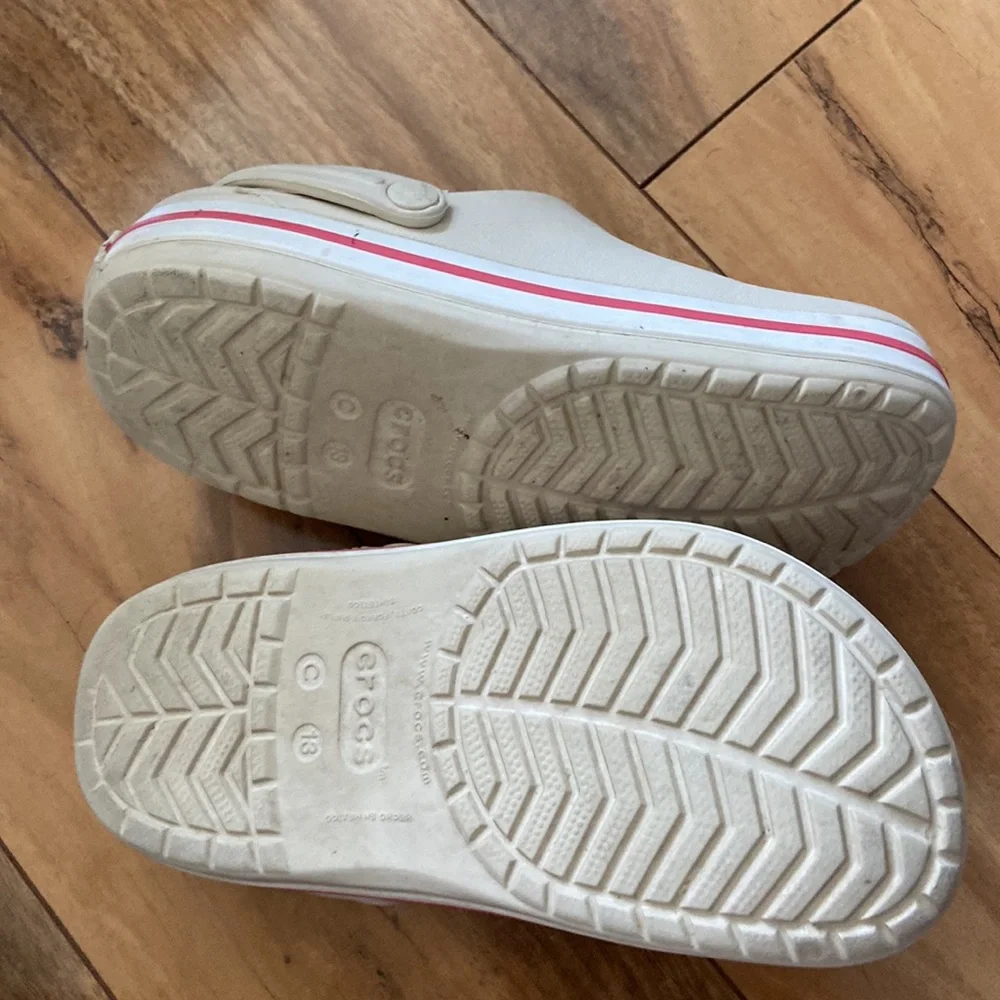 Girls Crocs - Picture 3 of 4